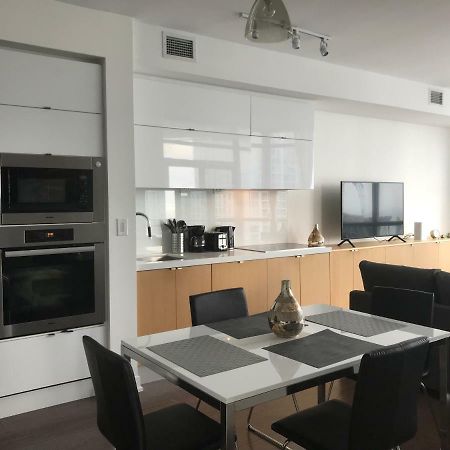 Toronto Downtown Luxurious Stylish 3 Bedroom 3 Bath 2 Balconies Near Rogers Centre Lakeview Condo Екстериор снимка