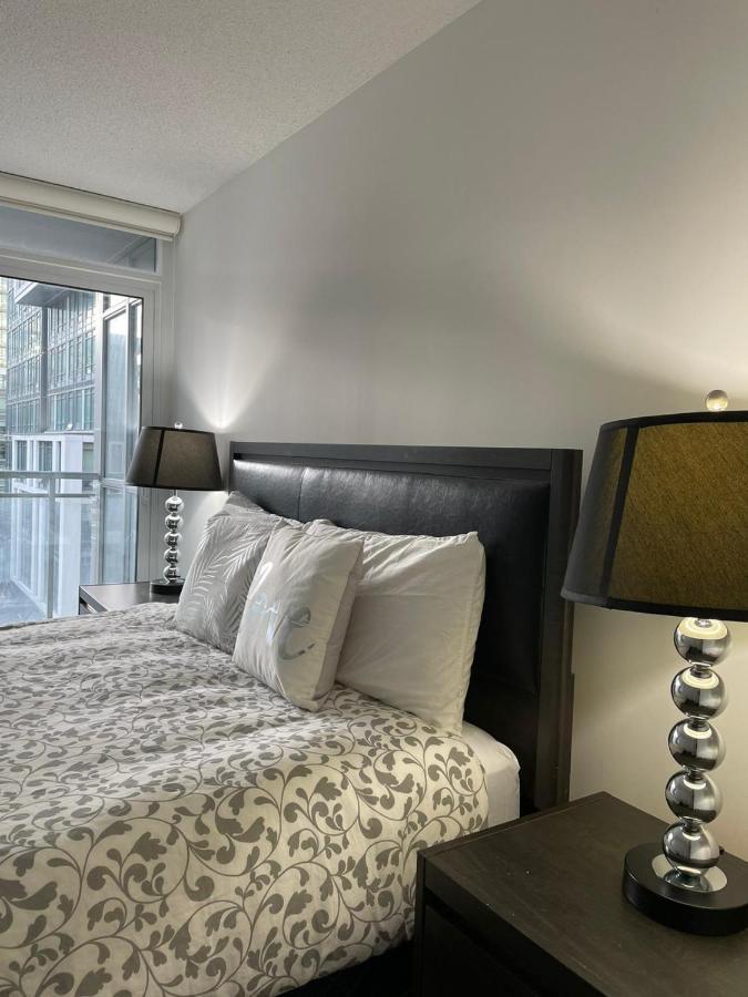 Toronto Downtown Luxurious Stylish 3 Bedroom 3 Bath 2 Balconies Near Rogers Centre Lakeview Condo Екстериор снимка