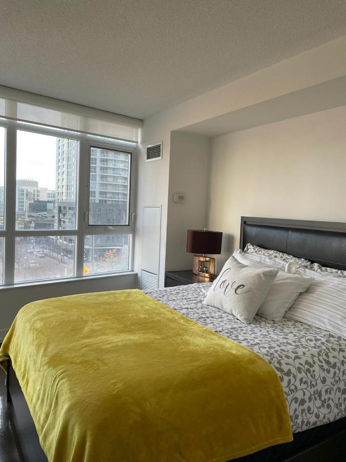 Toronto Downtown Luxurious Stylish 3 Bedroom 3 Bath 2 Balconies Near Rogers Centre Lakeview Condo Екстериор снимка