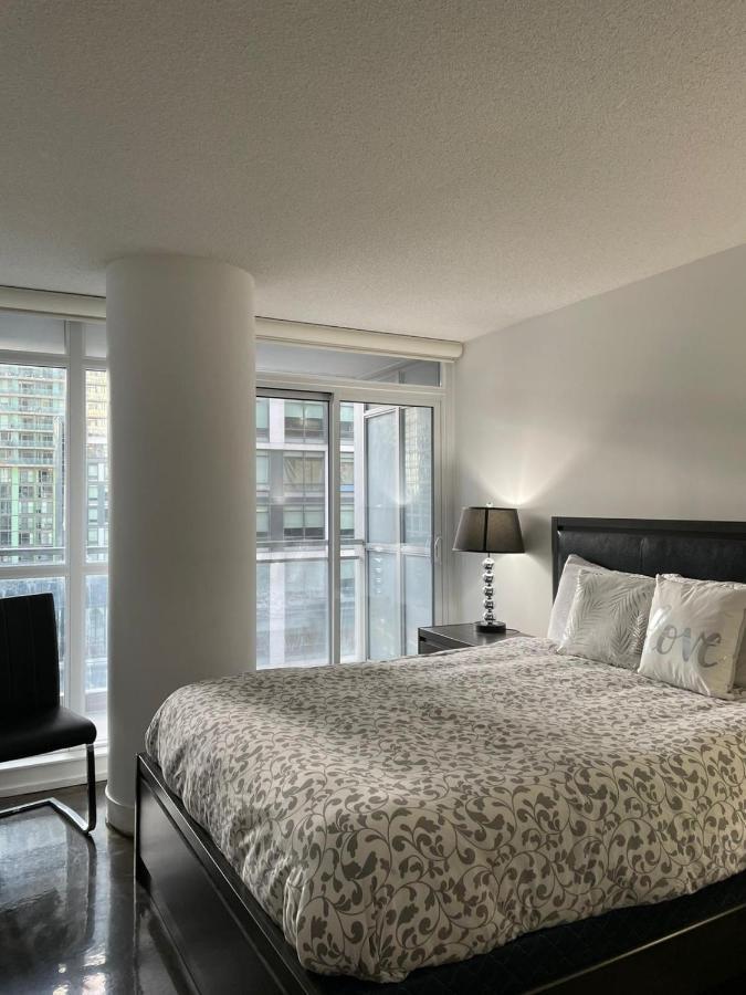 Toronto Downtown Luxurious Stylish 3 Bedroom 3 Bath 2 Balconies Near Rogers Centre Lakeview Condo Екстериор снимка