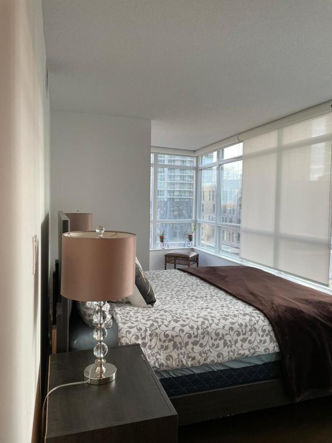 Toronto Downtown Luxurious Stylish 3 Bedroom 3 Bath 2 Balconies Near Rogers Centre Lakeview Condo Екстериор снимка