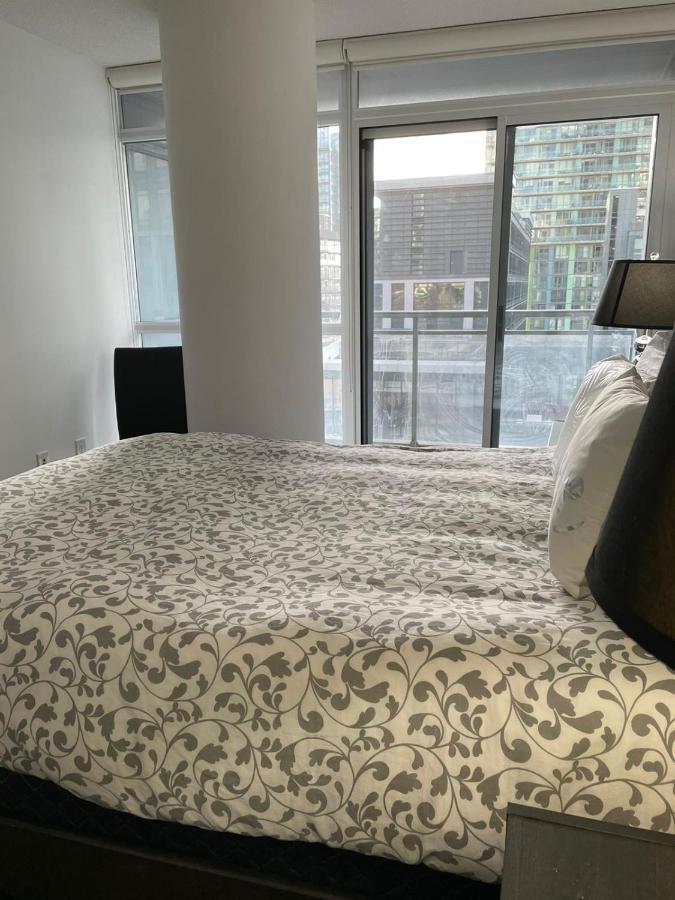 Toronto Downtown Luxurious Stylish 3 Bedroom 3 Bath 2 Balconies Near Rogers Centre Lakeview Condo Екстериор снимка
