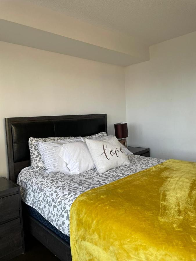 Toronto Downtown Luxurious Stylish 3 Bedroom 3 Bath 2 Balconies Near Rogers Centre Lakeview Condo Екстериор снимка