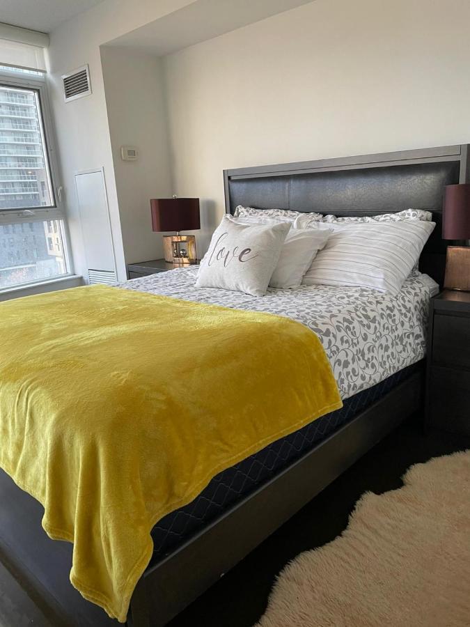 Toronto Downtown Luxurious Stylish 3 Bedroom 3 Bath 2 Balconies Near Rogers Centre Lakeview Condo Екстериор снимка