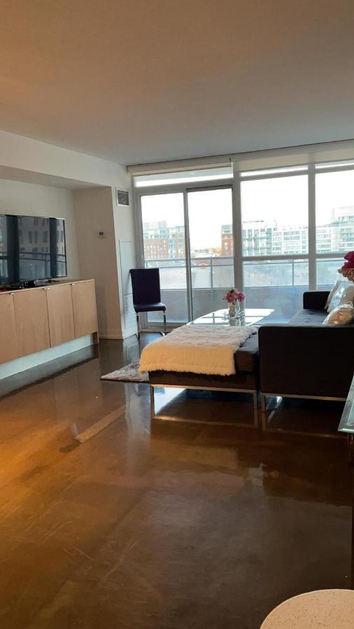 Toronto Downtown Luxurious Stylish 3 Bedroom 3 Bath 2 Balconies Near Rogers Centre Lakeview Condo Екстериор снимка