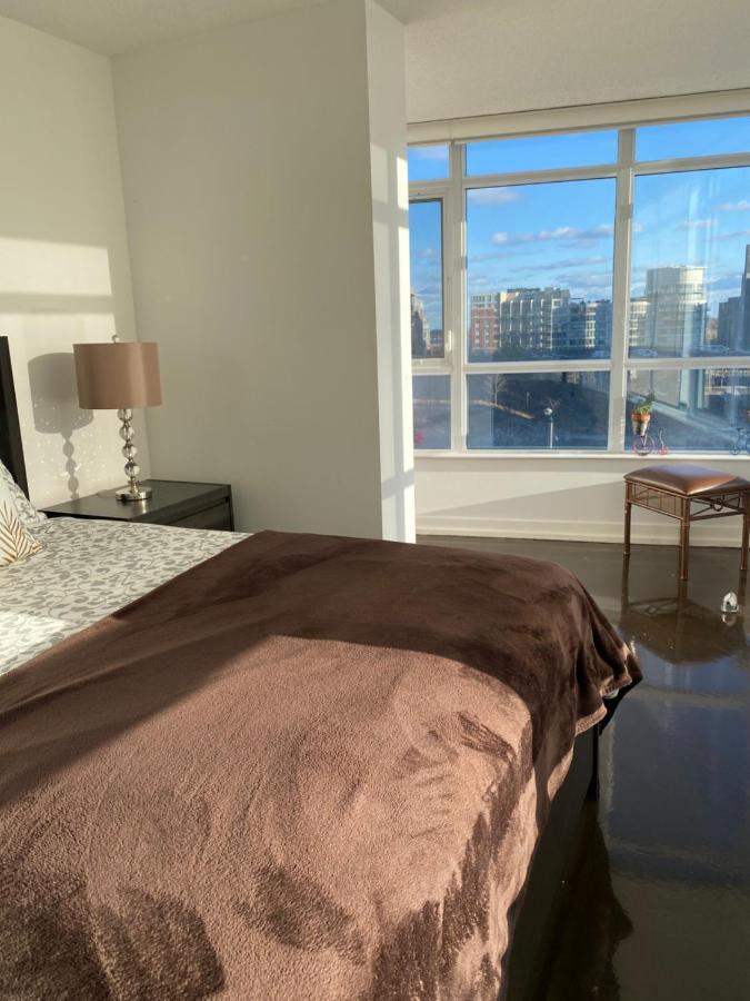 Toronto Downtown Luxurious Stylish 3 Bedroom 3 Bath 2 Balconies Near Rogers Centre Lakeview Condo Екстериор снимка