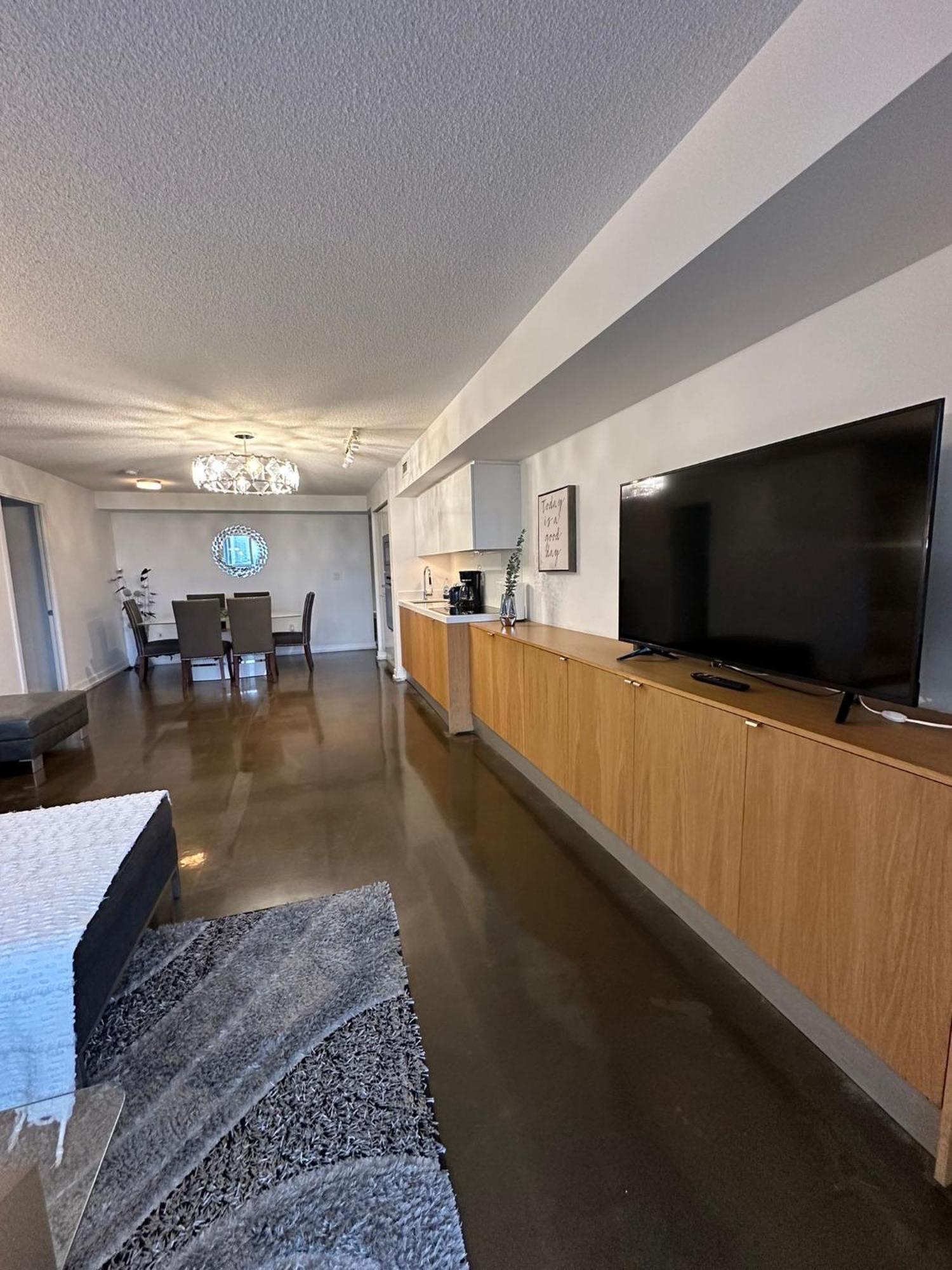 Toronto Downtown Luxurious Stylish 3 Bedroom 3 Bath 2 Balconies Near Rogers Centre Lakeview Condo Екстериор снимка