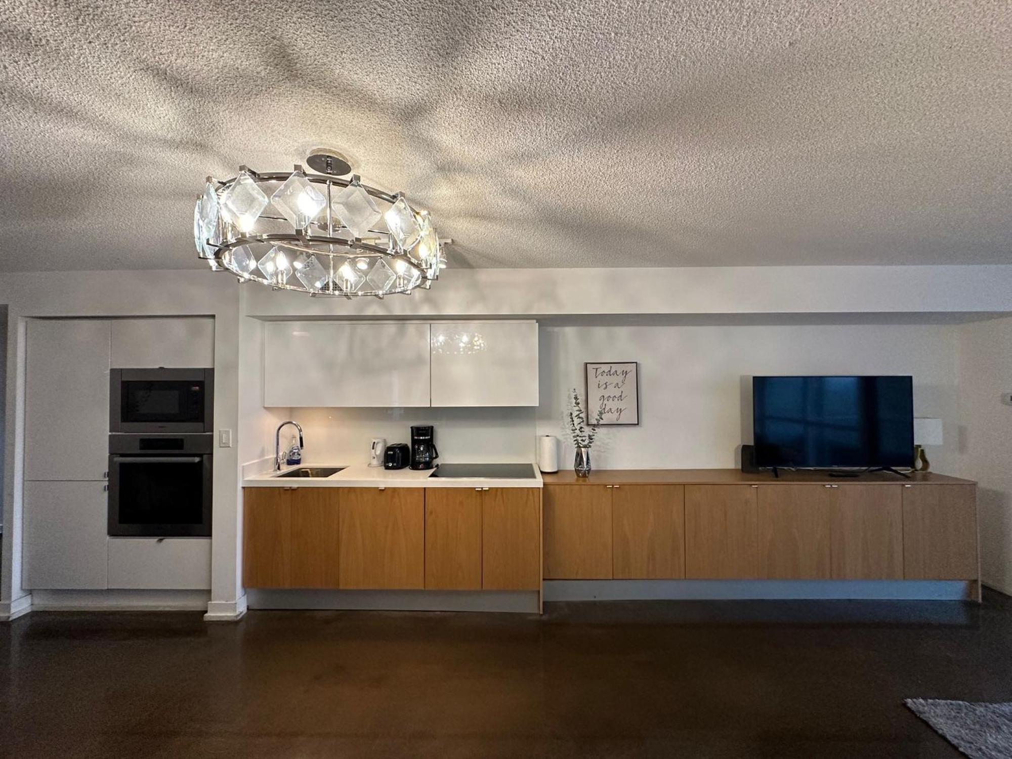 Toronto Downtown Luxurious Stylish 3 Bedroom 3 Bath 2 Balconies Near Rogers Centre Lakeview Condo Екстериор снимка